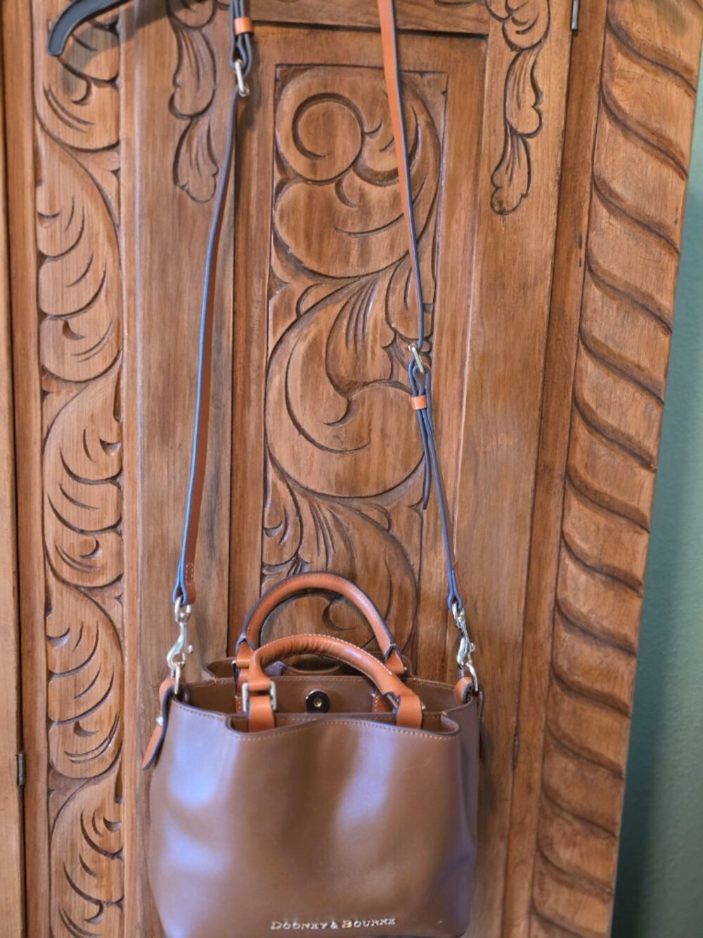 Dooney & Bourke Small Leather Barlow - Picture 11 of 14